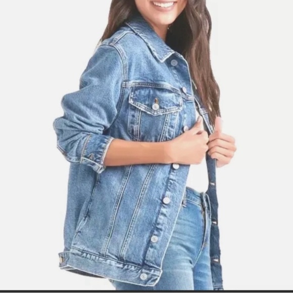 Lucky Brand Long line Trucker slightly distressed jean jacket size M - Picture 2 of 11